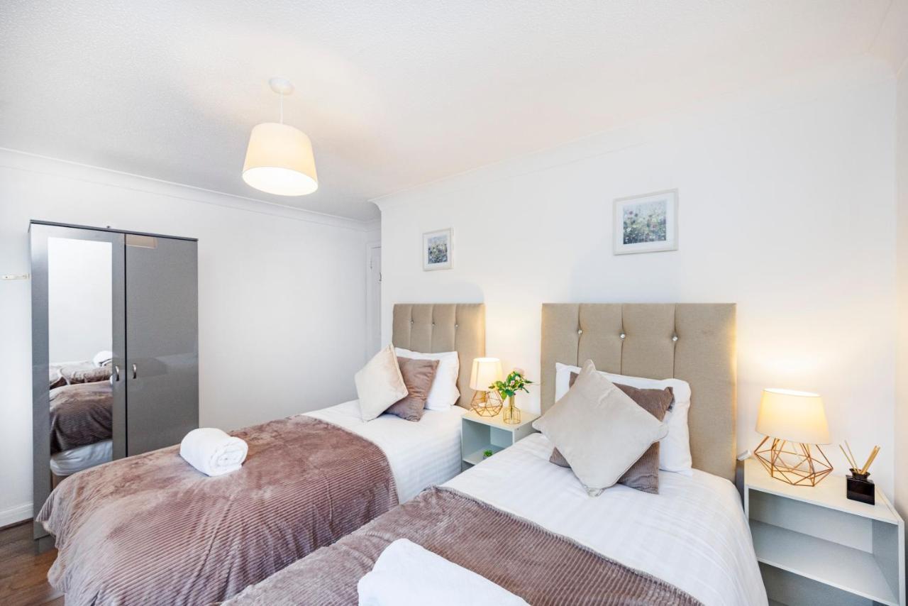 Lovely 2 Bd Hse With Parking Near Excel Londyn Zewnętrze zdjęcie